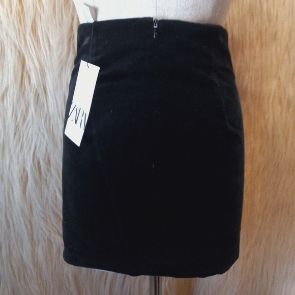 ZARA Black Velvet Twist Front Mini Skirt NWT - Picture 5 of 6